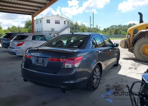 2011 Honda Accord 3.5 Ex-L z USA, uszkodzony, nr VIN 1HGCP3F84BA025845